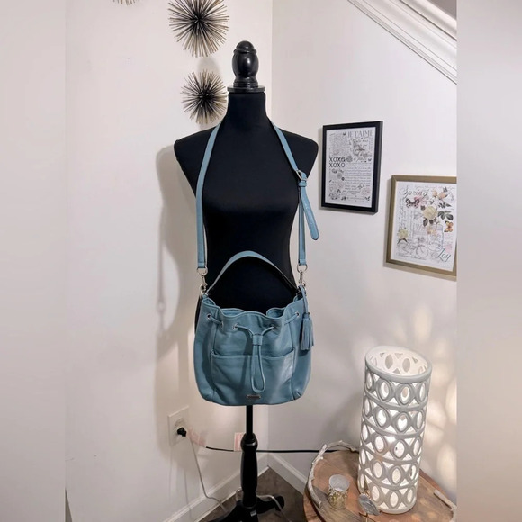 Coach Avery drawstring tote shoulder bag in blue NWOT - Picture 4 of 13